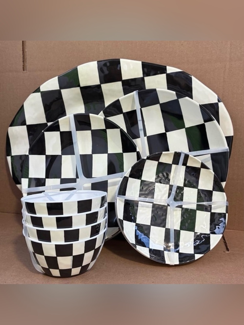 17 Piece Black and White Checkered Melamine Dinnerware Set Plates Bowls Platter